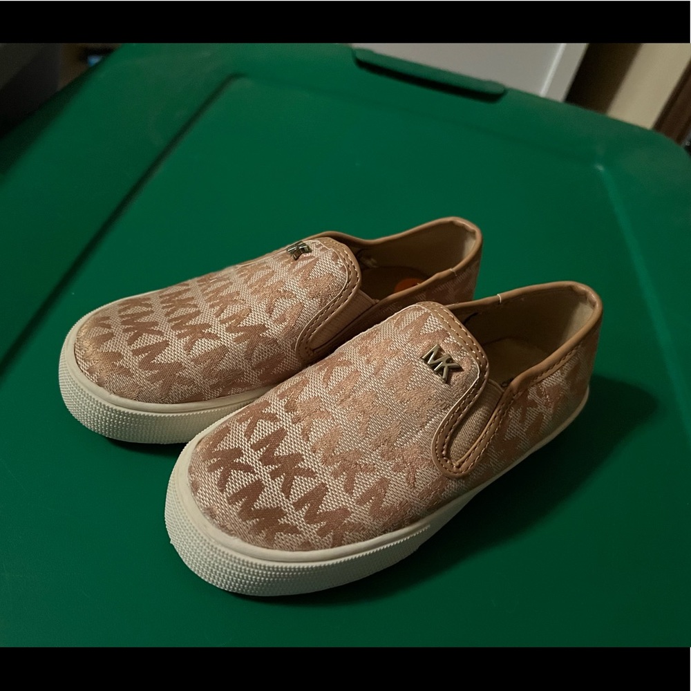 NWT Tan MK girls shoes